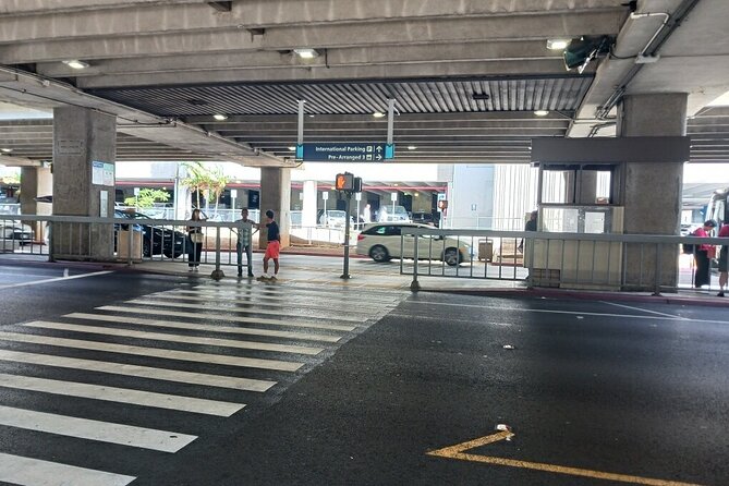 Airport Shuttle - HNL Airport to Waikiki - The Waikiki hotel drop-off