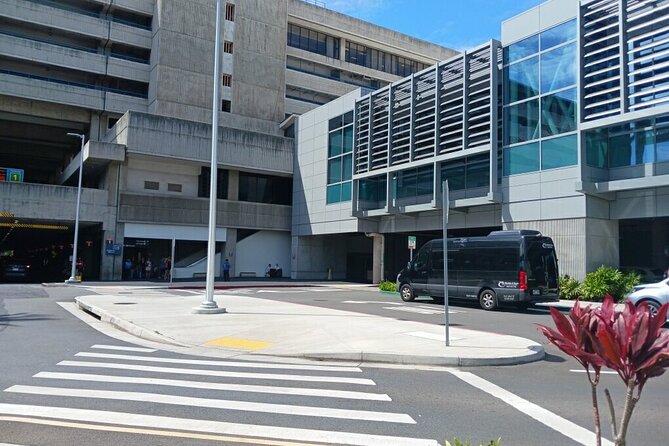 Airport Shuttle - HNL Airport to Waikiki - Who should choose this Waikiki shuttle?