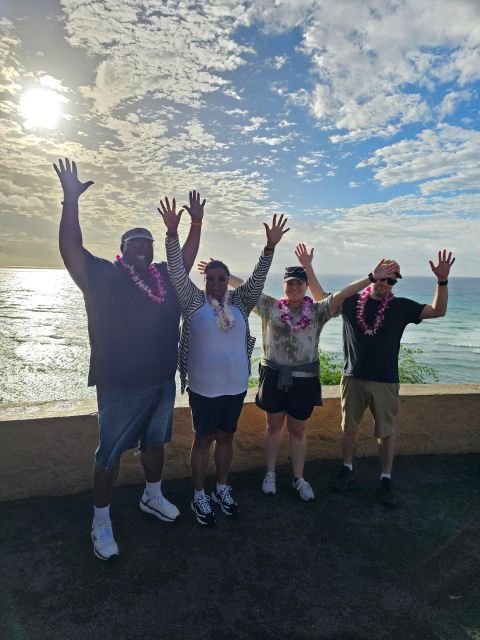 Amazing Circle Island Tour - Temple, macadamia farm, and Kualoa Country