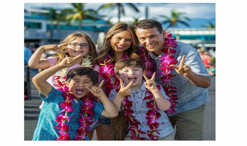 Arrival Lei Greeting --HNL to Waikiki Private Transfer - The private ride to Waikiki