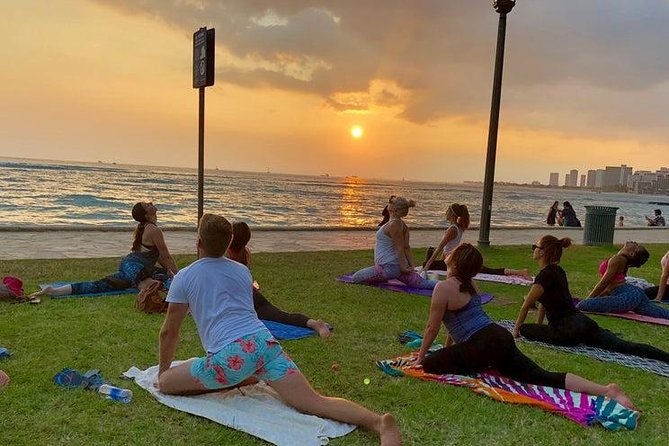 Beach Yoga on Waikiki with Diamondhead Backdrop - Yoga beneath the banyan tree in Waikiki