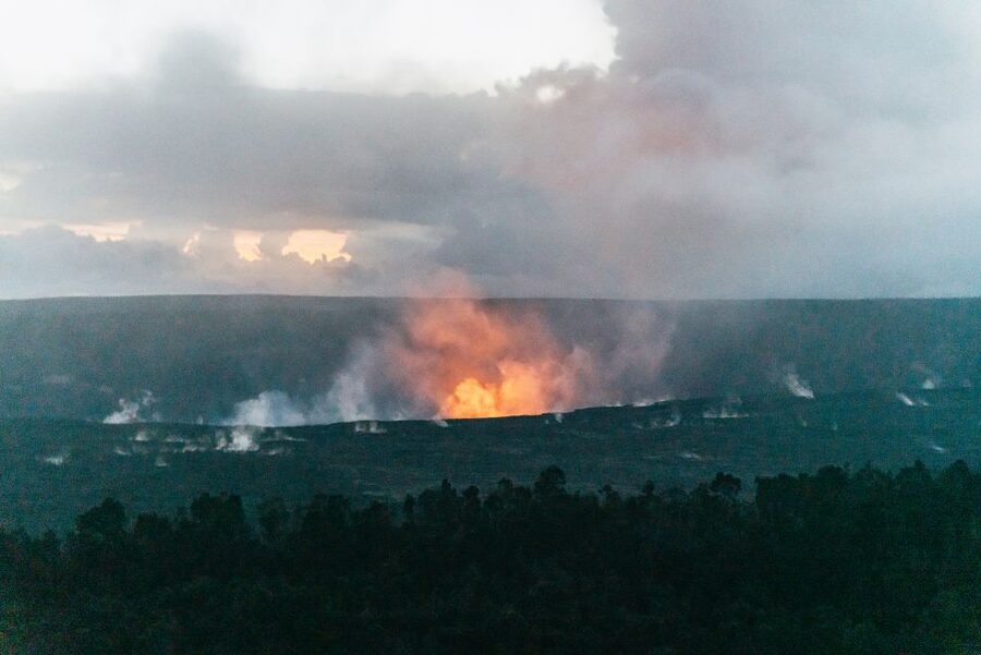 Big Island: Evening Volcano Explorer from Hilo - Volcano House and views into Kilauea Caldera