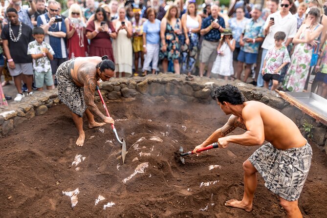 Big Island, Hawaii: Admission to Voyagers of the Pacific Luau - Rain, timing, and cancellation rules