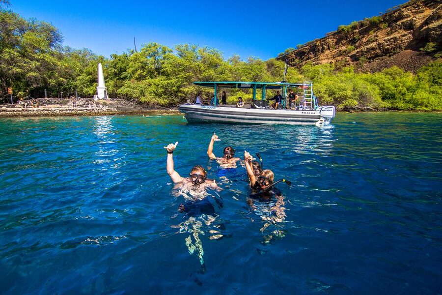 Big Island: Kona Half-Day Boat Tour with Snorkeling & Lunch - Leaving Keauhou Bay for the Kona Coast