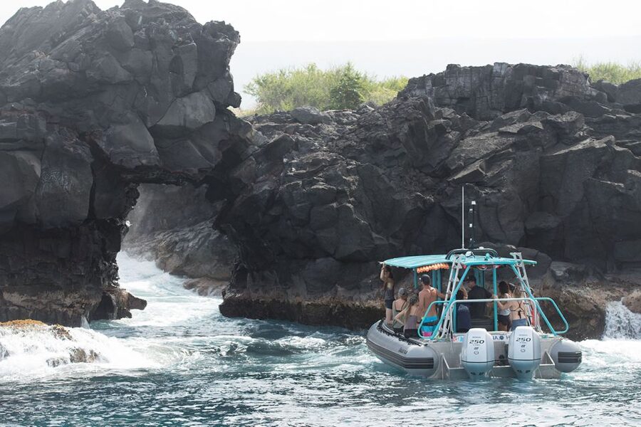 Big Island: Kona Half-Day Boat Tour with Snorkeling & Lunch - Honaunau Bay brings coral and marine life close