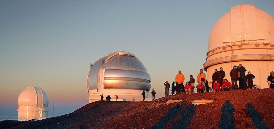 Big Island: Mauna Kea Summit, Stargazing & Dinner - A picnic meal before the summit