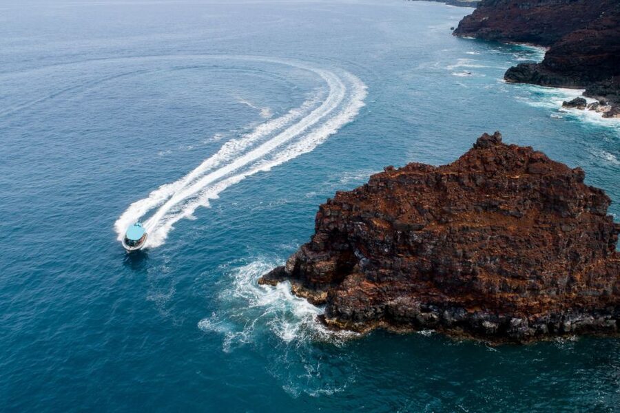 Big Island: South Kona Snorkeling and Coastline Exploration - The boat ride adds real excitement