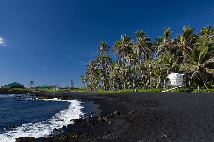 Big Island: Volcano, Black Sand Beach, Waterfall, with Lunch - Kilauea crater and the power of Hawaii Volcanoes National Park
