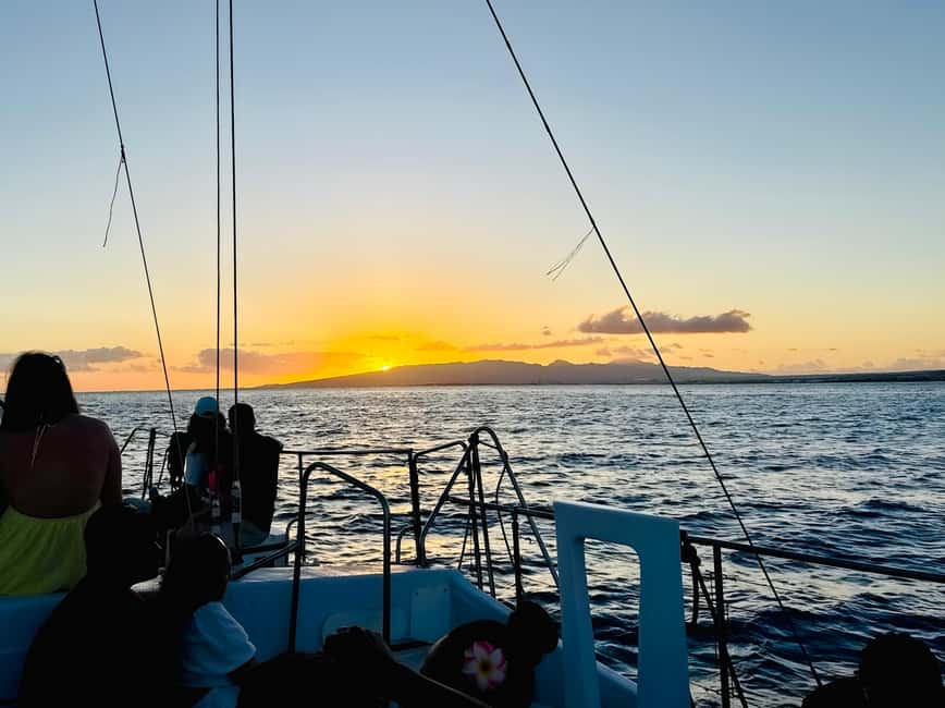 BYOB Weekend Sightseeing Sail towards Diamond Head - A short sail with a classic Waikiki view