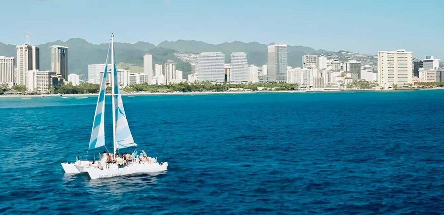 BYOB Weekend Sightseeing Sail towards Diamond Head - Leaving from Prince Waikiki