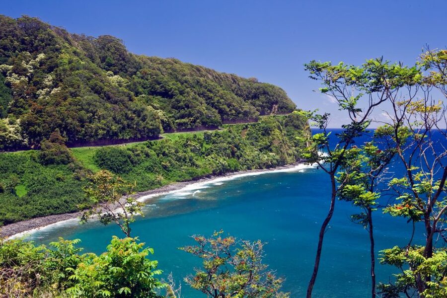 Central Maui: Two-Island Scenic Helicopter Flight to Molokai - Pilot commentary and comfort in the air