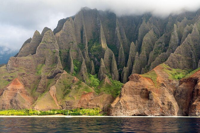 Deluxe Na Pali Morning Snorkel Tour on the Lucky Lady - Key things to know before boarding