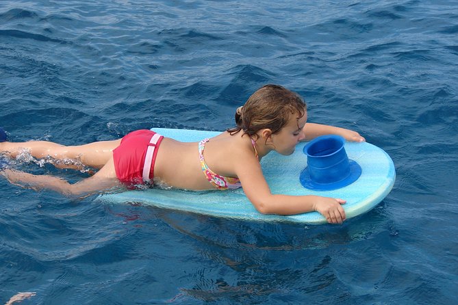 Deluxe Snorkel & Dolphin Watch Aboard a Luxury Catamaran from Kailua-Kona - Who should choose this Kona cruise?