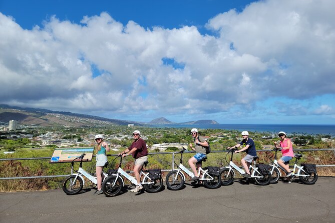Electric Bike Ride & Diamond Head Hike Tour - Guides, photographs, and the personal touch