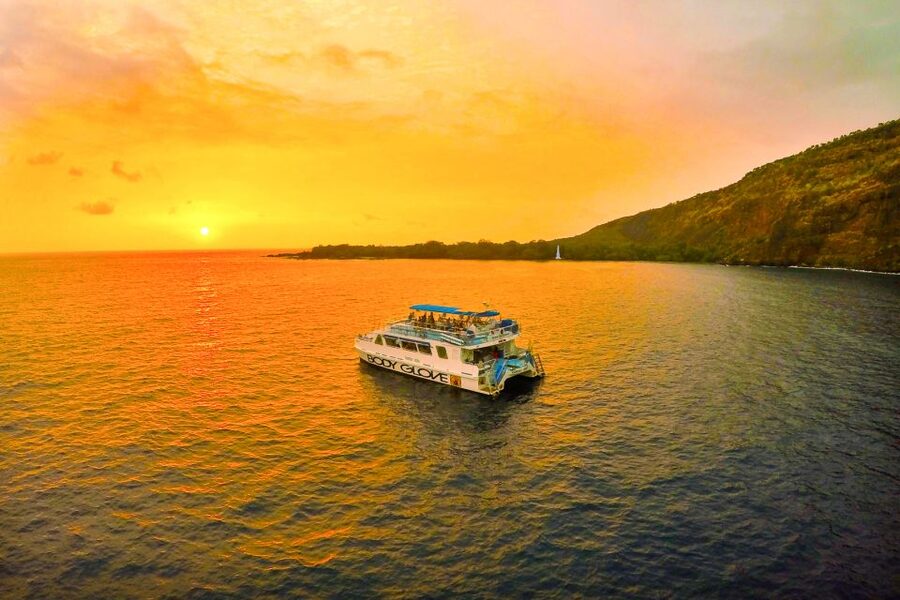 From Hawaii: Historical Dinner Cruise Tour to Kealakekua Bay - The Kona coastline becomes the classroom