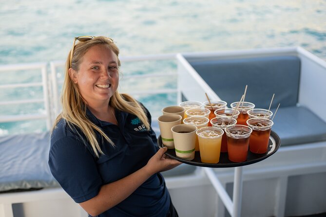 From Ma'alaea Harbor: Sunset Dinner Cruise Aboard the Quicksilver - Drinks, music, and the social mood