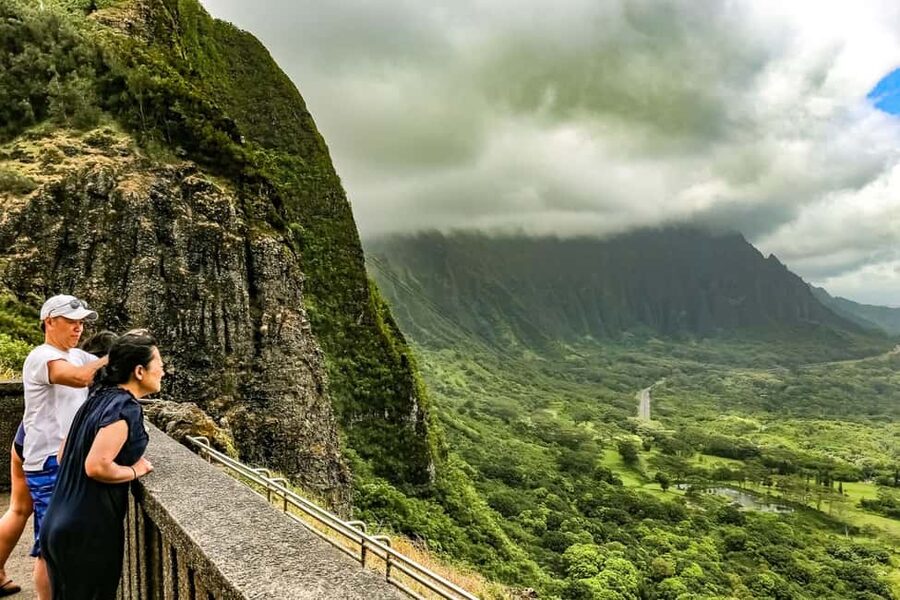From Waikiki: Oahu Circle Island Tour - Along the southeast coast: blowholes, beaches, and cliffs