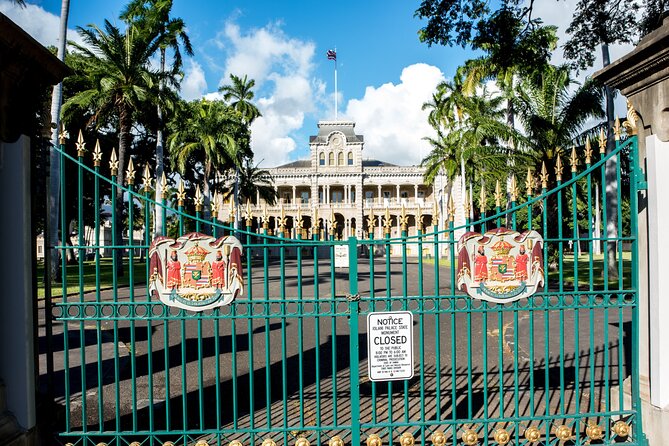 Grand Pearl Harbor and City Tour - Honolulu’s royal center and old churches