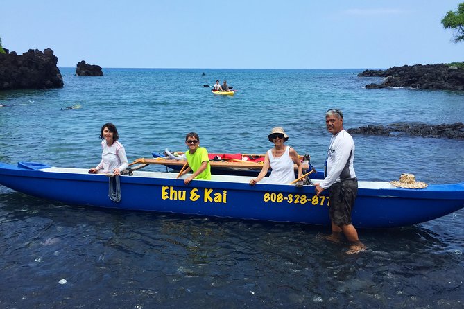 Guided Outrigger Canoe Tour in Kealakekua Bay - A gentle paddle toward the Captain Cook monument