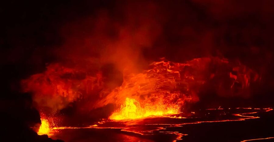 Hawaii: Big Island Volcanoes Day Tour with Dinner and Pickup - Kona coffee, mountain air, and a proper first meal