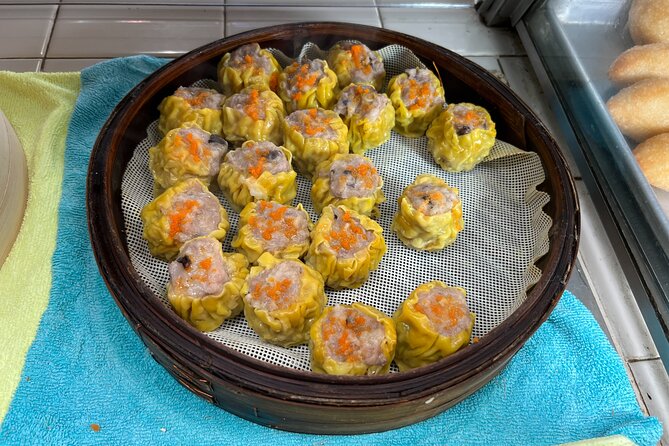 Hawaii Off The Beaten Path Food Tour - Vietnamese pandan cake and a final poke