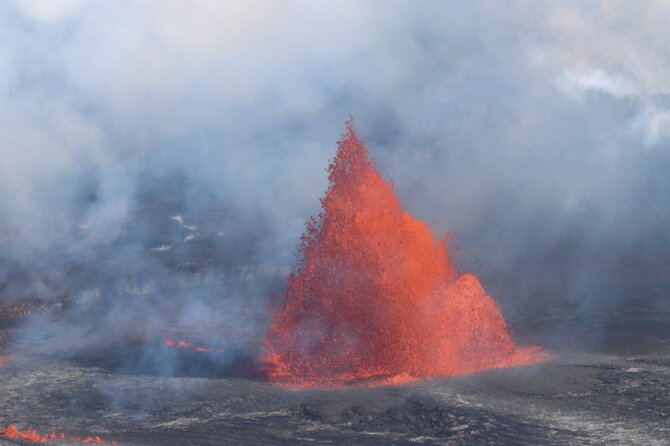 Hawaii Volcanoes, Waterfalls, Beaches & Hilo Highlights Day Tour - Richardson Ocean Park and the black-sand finish