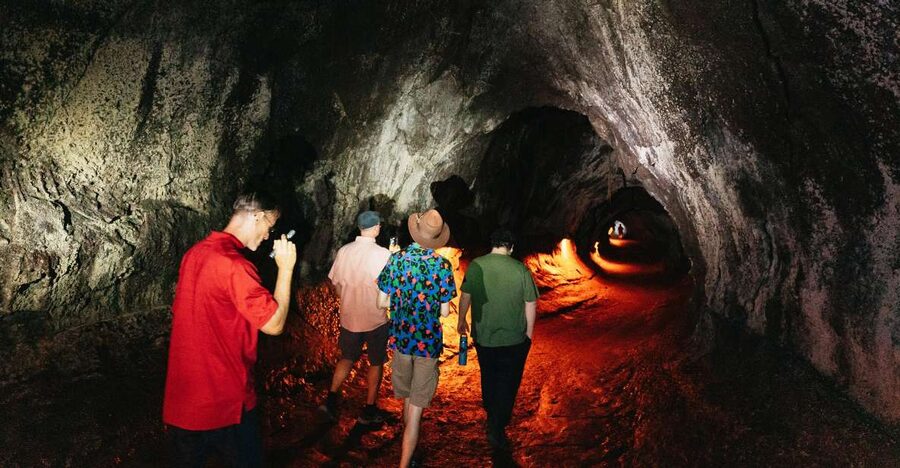 Hilo: Elite Volcano Hike - The walk into Kilauea Caldera