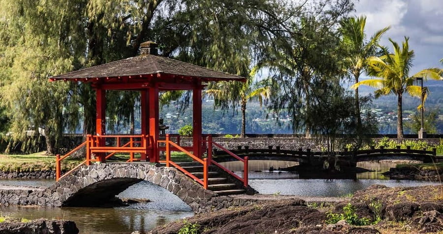 Hilo: Kilauea Fissure 8 Hiking, Volcanoes and Waterfalls - Hilo pickup or Kona pickup?