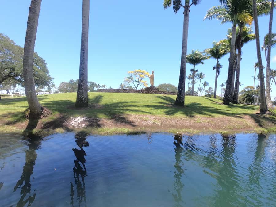 Hilo: Wailoa River to King Kamehameha Guided Kayaking Tour - Launching from the boat ramp