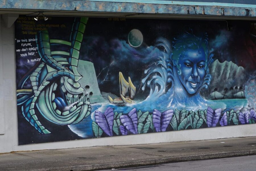 Hilo: Walking Ghost Tour - Historic storefronts give the stories a setting