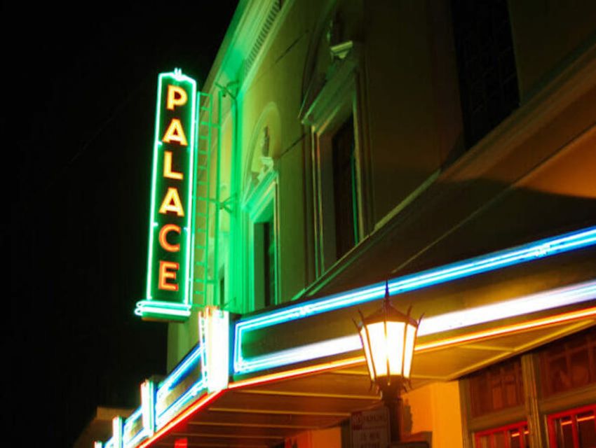 Hilo: Walking Ghost Tour - The Pacific Tsunami Museum adds gravity
