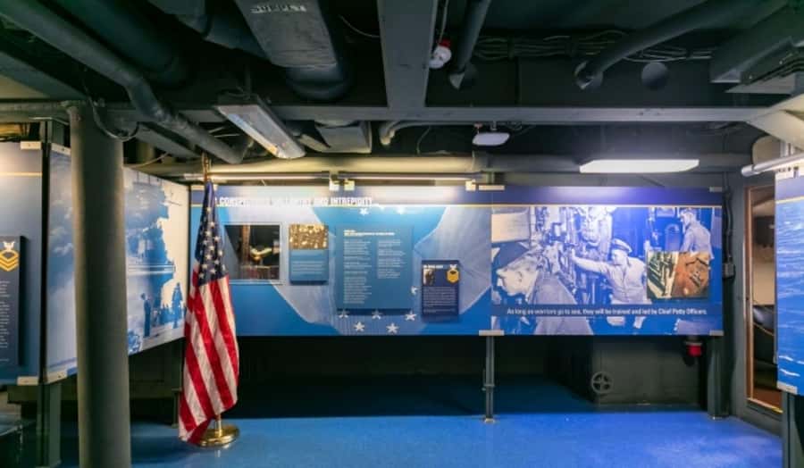 Honolulu: Battleship Missouri Memorial with Guide Option - Self-guided exploring with the digital map