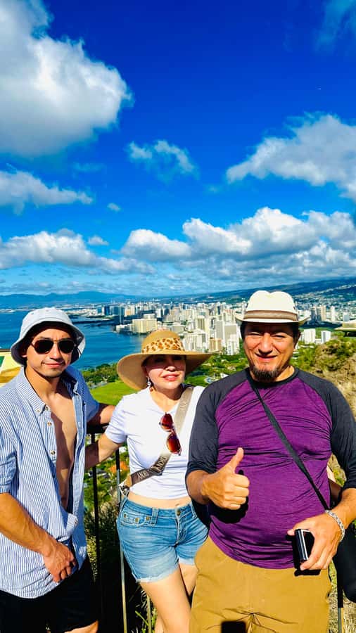 Honolulu: Diamond Head Hike with Transfers - The next 15 minutes: switchbacks above the crater