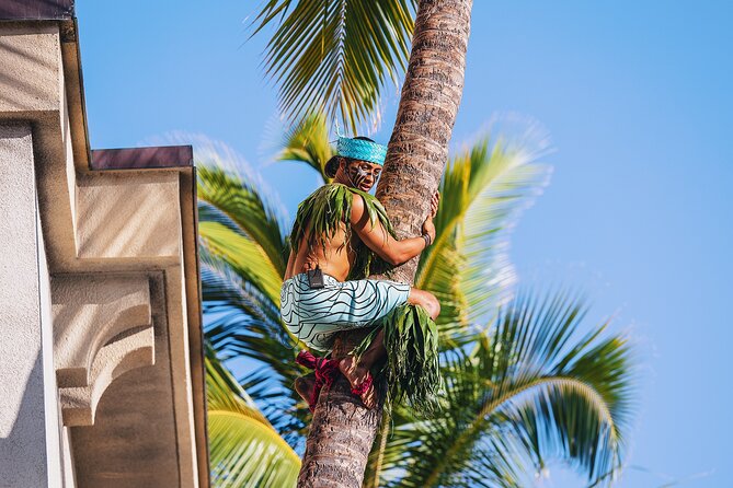 Honolulu: Ka Moana Lūʻau at Aloha Tower – Oceanfront Luau Show - A three-hour Polynesian evening at Aloha Tower