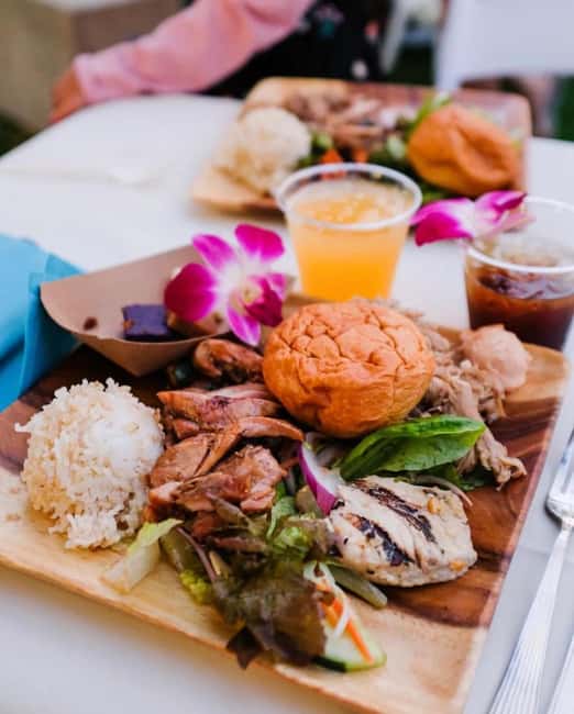 Honolulu: Ka Moana Luau Dinner and Show with Transportation - Reading the buffet before you pay $166