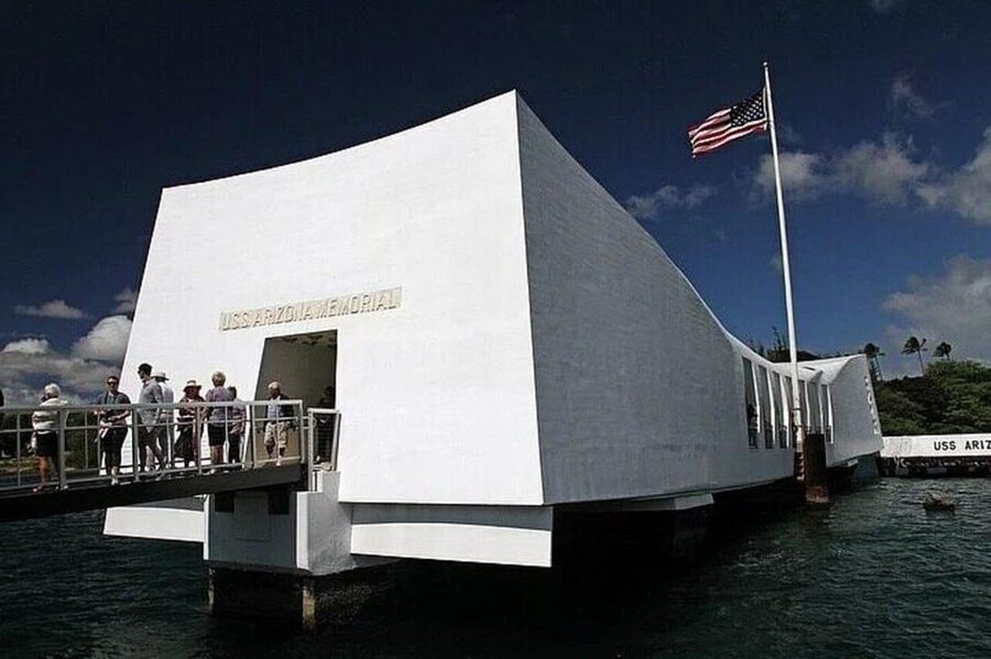 Honolulu: Pearl Harbor USS Arizona Memorial Tour - The boat ride to the USS Arizona Memorial