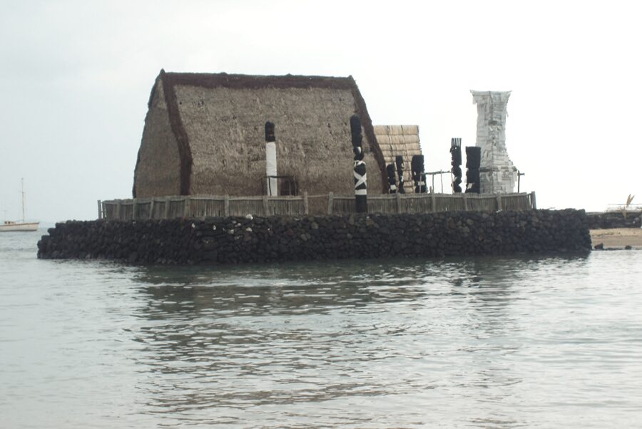 Kailua-Kona: Haunted History Ghost Walking Tour - The middle stretch: Lost Coast Tattoo Studio and nearby stops