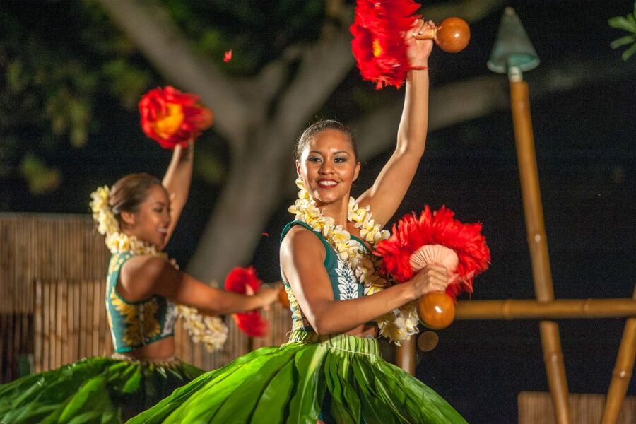 Kailua-Kona: Voyagers of the Pacific Luau with Buffet Dinner - Quick takeaways from the Royal Kona luau