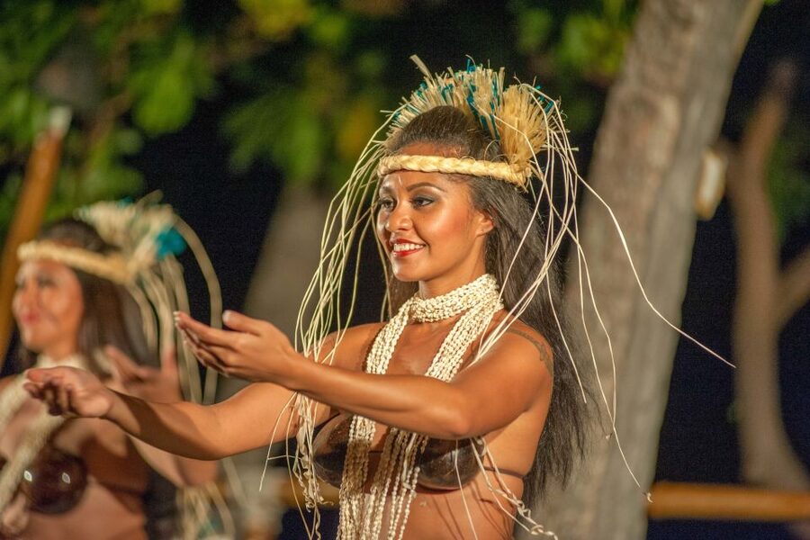 Kailua-Kona: Voyagers of the Pacific Luau with Buffet Dinner - Who should book this experience?