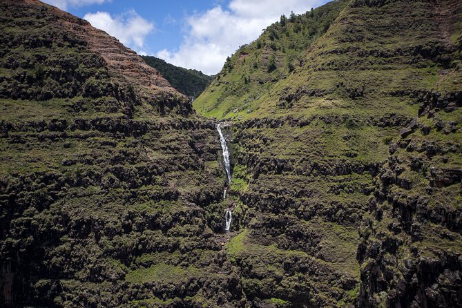 Kauai Deluxe Waterfall Safari: Helicopter Tour - The weather question is serious