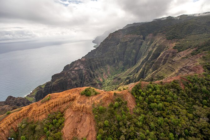 Kauai' Exclusive Helicopter Tour: Land & Explore Olokele Canyon - What makes the small group worth paying for