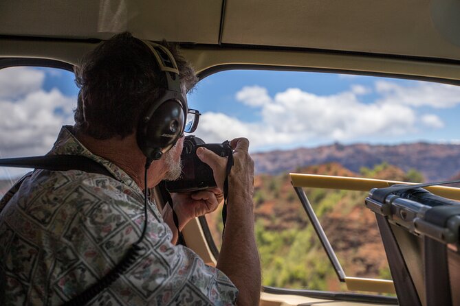 Kauai' Exclusive Helicopter Tour: Land & Explore Olokele Canyon - Weight rules and practical preparation