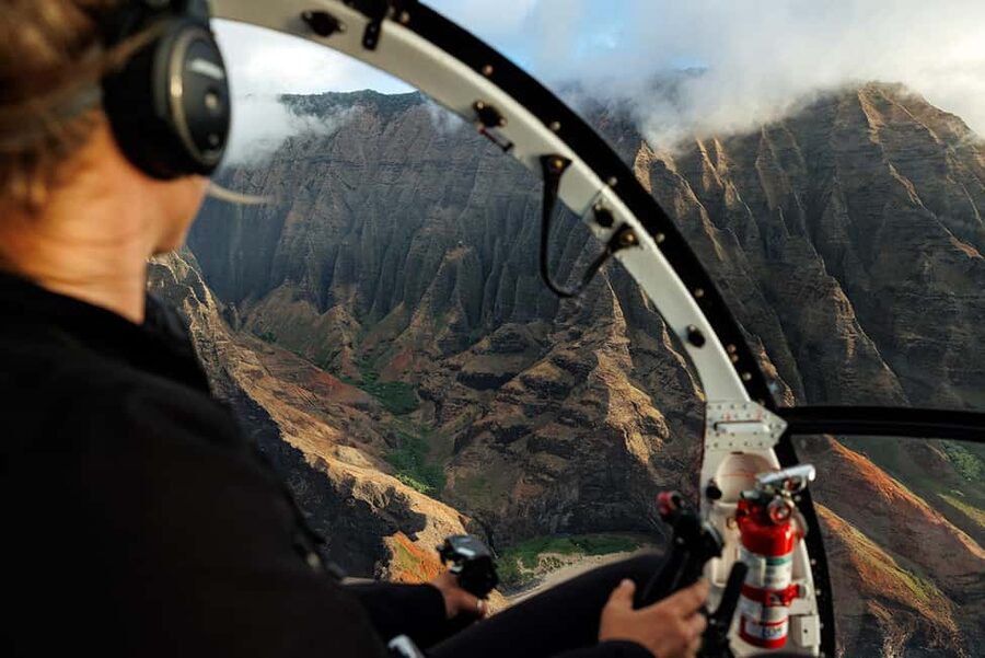 Kauai: Hughes 500 4-Passenger Doors-Off Helicopter Flight - Why the doors-off choice matters