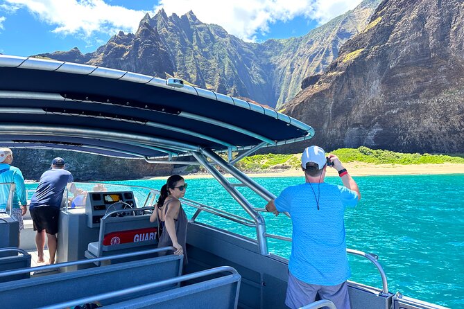 Kauai: Na Pali Coast Power Catamaran - Why seeing Na Pali from the water matters