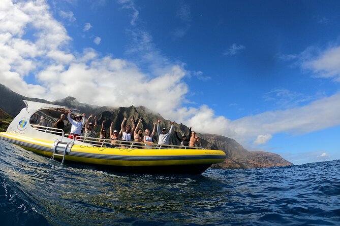 Kauai: Na Pali Coast Super Raft Snorkel Adventure - Entering the 17-mile Na Pali Coast