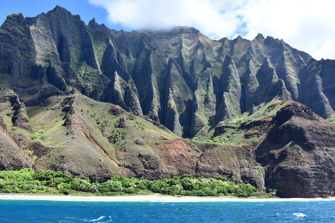 Kauai: Na Pali Coast Super Raft Snorkel Adventure - Sea caves and the Open Ceiling Cave
