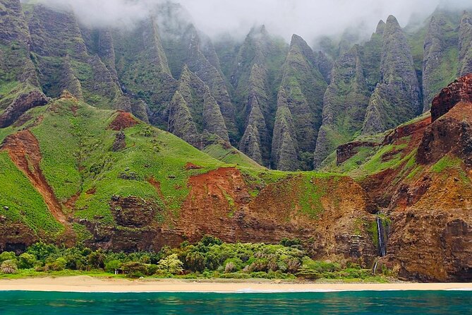 Kauai: Nā Pali Coast Zodiac Raft Expedition and Snorkeling - Sea caves, waterfalls, and the captain’s call