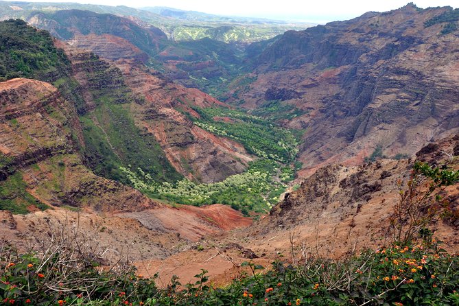 Kauai Waimea Canyon and Koke'e Tour - Climbing into Waimea Canyon State Park