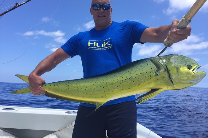 Kona Hawaii Deep Sea Fishing experience on the Bite Me 4 - A private Kona charter with room to fish your way