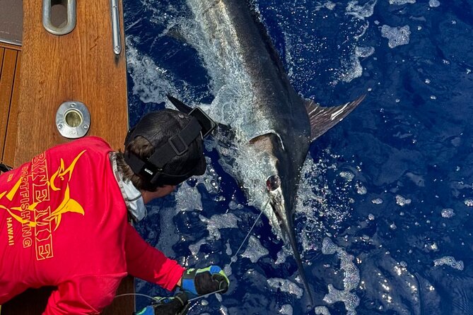 Kona Hawaii Per Person Shared Fishing with Bite Me Sportfishing - The Bite Me Sportfishing check-in at Kealakehe Parkway